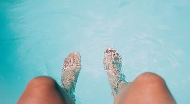 Prevention of fungus development on leg nails